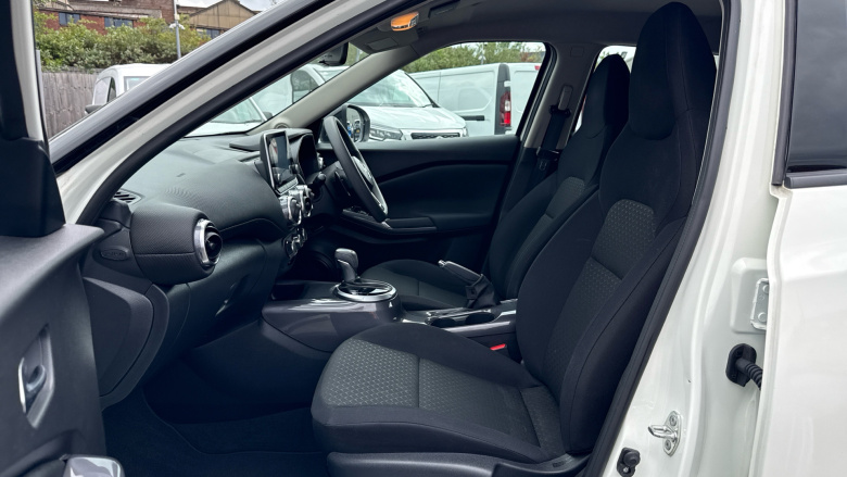 Nissan Juke 1.0 DiG-T 114 Acenta 5dr DCT Petrol Hatchback